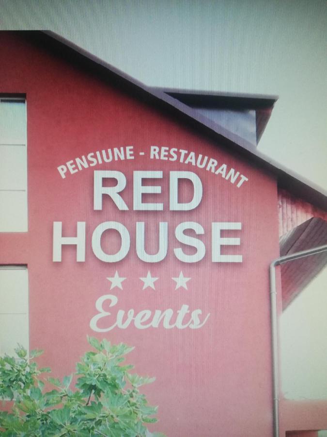 Red House Hotel Orsova Ngoại thất bức ảnh
